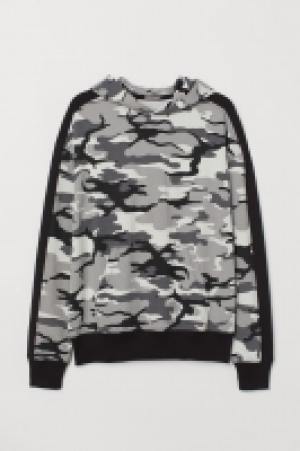 Hooded top 17.99 €