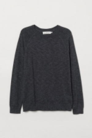  Cotton raglan-sleeved jumper 9.99 €
