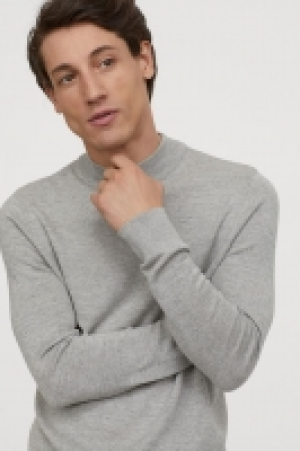  Turtleneck jumper 17.99 €