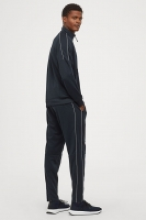  Sports trousers 14.99 €