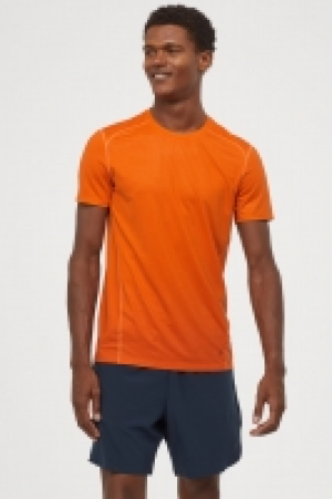  Short-sleeved sports top 9.99 €