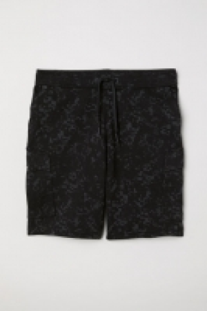  Cargo-pocket sports shorts 17.99 €