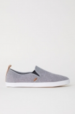  Slip-on trainers 7.99 €
