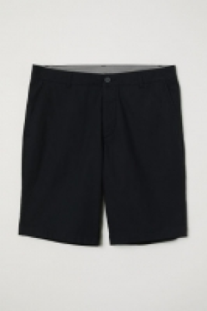  Knee-length cotton shorts 3.99 €