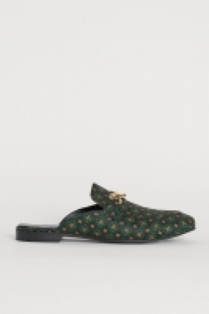 HM   Patterned slip-on loafers