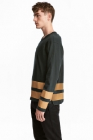  Printed long-sleeved T-shirt 8.99 €