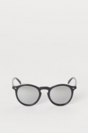  Sunglasses 3.99 €
