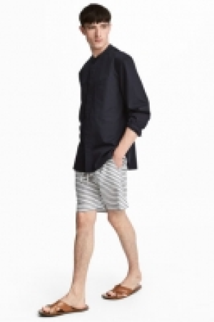  Short shorts 14.99 €