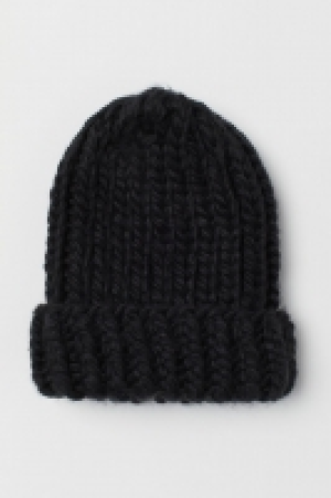  Chunky-knit hat 7.00 €
