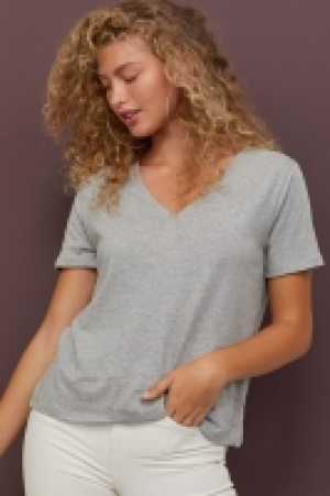  V-neck T-shirt 4.00 €