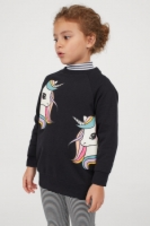  Sweatshirt with a motif 6.00 €