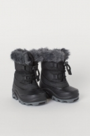  Waterproof boots 13.00 €