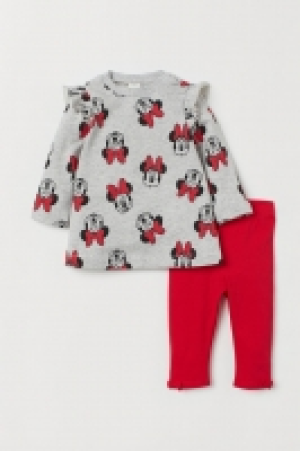  Dress and leggings 9.00 €