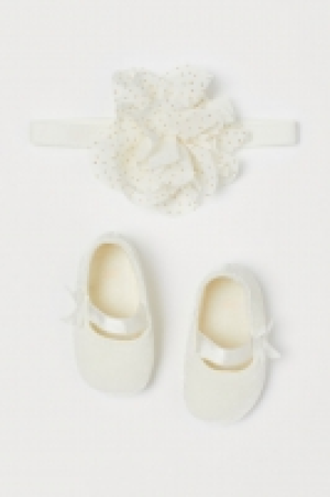 Ballet shoes and hairband 8.00 €