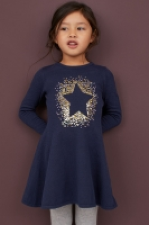  Dress with a sequined motif 13.00 €