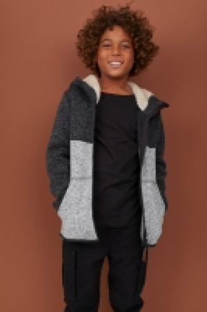  Knitted fleece jacket 15.00 €