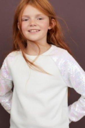  Sweatshirt with sequins 13.00 €