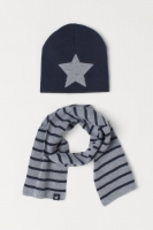  Hat and scarf 8.00 €