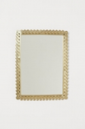  Mirror with a metal frame 19.99 €