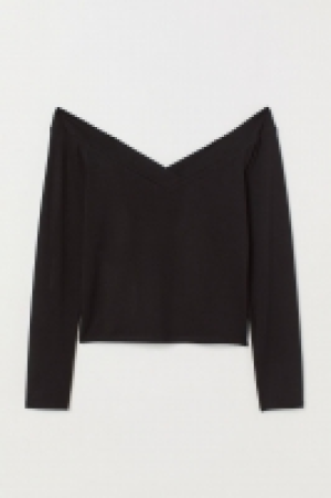  Off-the-shoulder top 9.99 €
