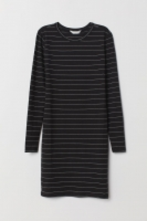  Fitted dress 7.99 €