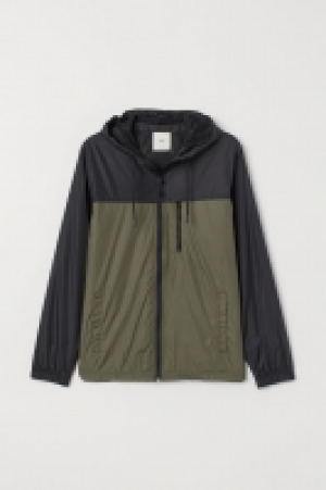  Nylon windbreaker 22.00 €