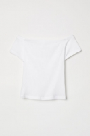  Ribbed off-the-shoulder top 3.99 €