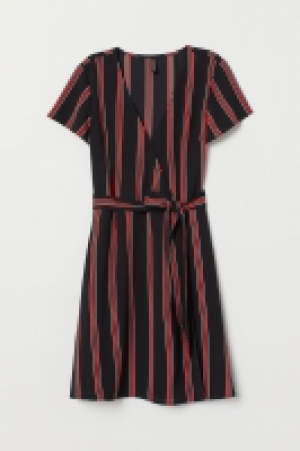  Crêpe wrap dress 12.99 €