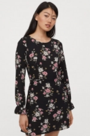  Crêpe dress 9.99 €