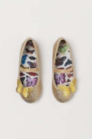  Glittery ballet pumps 8.00 €
