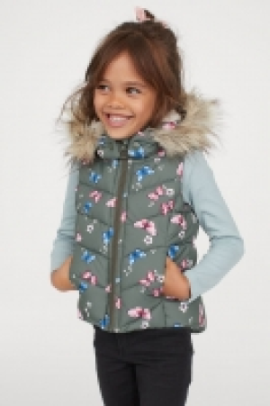  Padded gilet with a hood 16.00 €