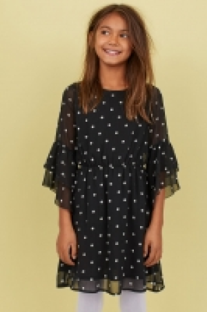  Trumpet-sleeved dress 12.00 €
