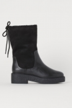  Warm-lined boots 34.99 €