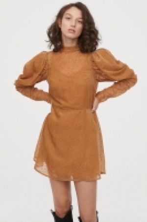  Puff-sleeved dress 39.99 €