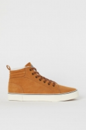  Hi-top trainers 19.99 €