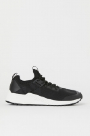  Mesh trainers 29.99 €