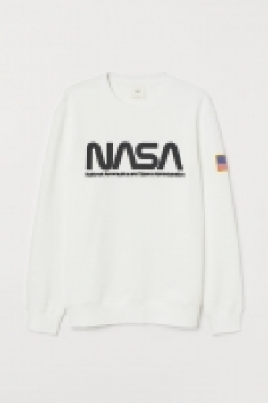  Sweatshirt with a motif 19.99 €