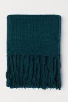 HM   Knitted blanket with fringes