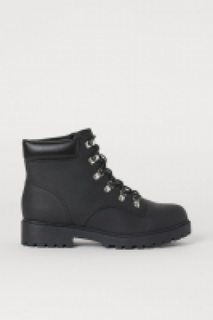  Pile-lined boots 20.00 €