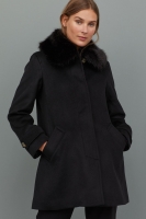 HM   Coat with a faux fur collar