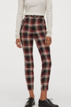  Ankle-length twill trousers 25.00 €