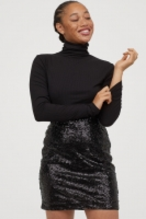  Shimmering skirt 8.00 €
