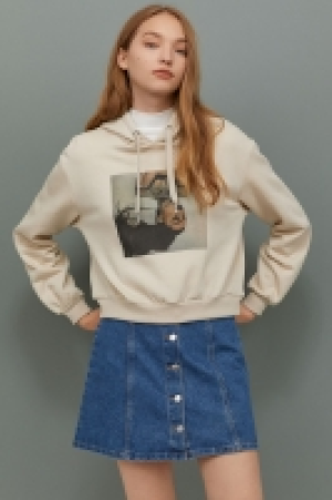  Short hooded top 15.00 €