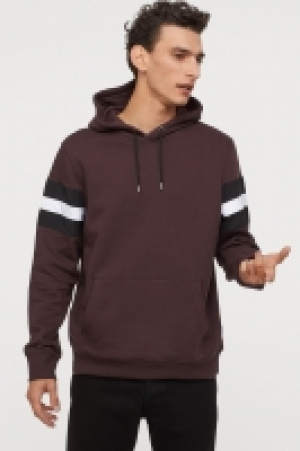  Hooded top with panels 14.99 €