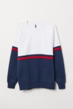  Block-coloured sweatshirt 12.99 €