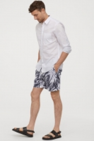  Cotton shorts Relaxed fit 9.99 €