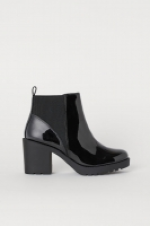  Ankle boots 25.00 €