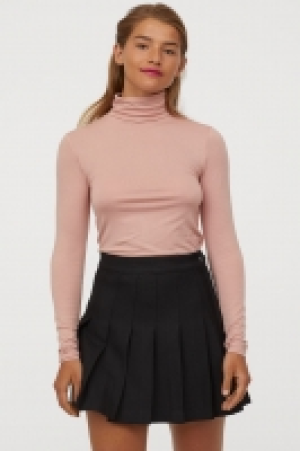 HM   Short polo-neck top