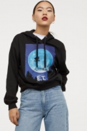  Short hooded top 20.00 €