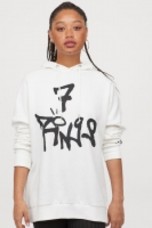  Oversized hooded top 15.00 €